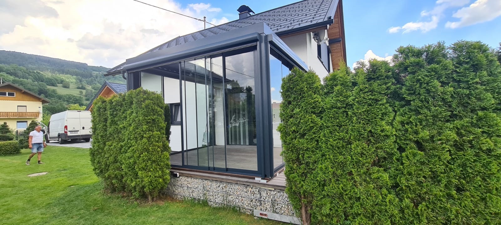 Kavisli camlı kış bahçesi tasarımı