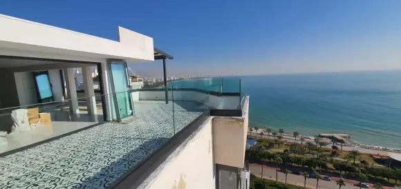 Linera çatı terası cam korkuluk