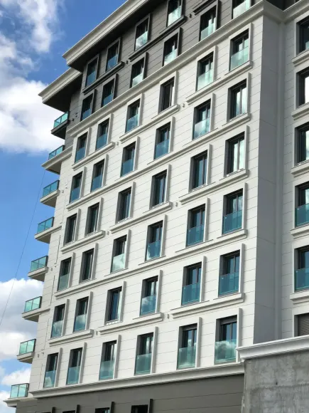 Linera Cam Korkuluk Bina Uygulaması