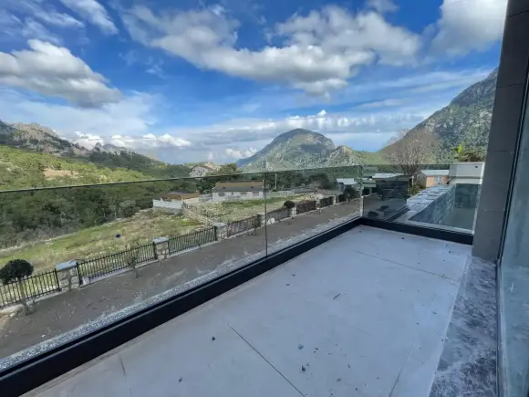 Linera balkon cam küpeşte manzara